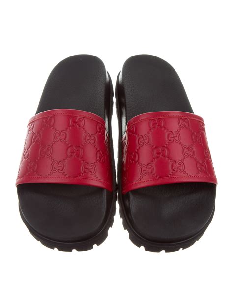 gucci slipper slides.